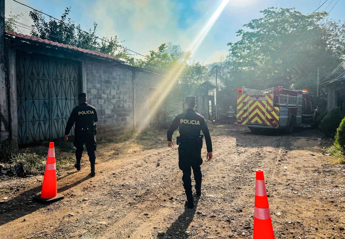 PNC El Salvador tweet media