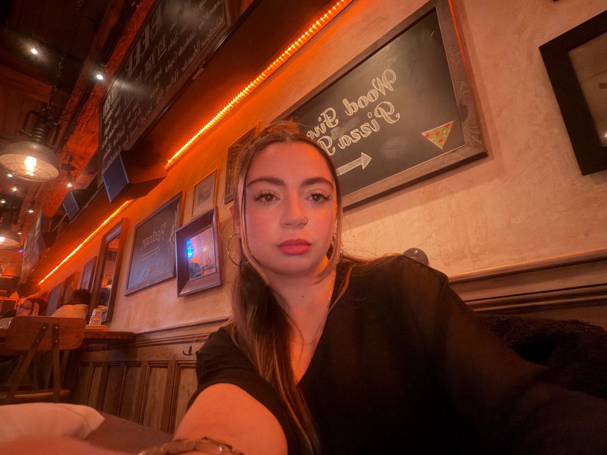 nicotinnee's tweet photo. nver see me out cause I live in my workplaceeeeeee https://t.co/lai7m4TDLH