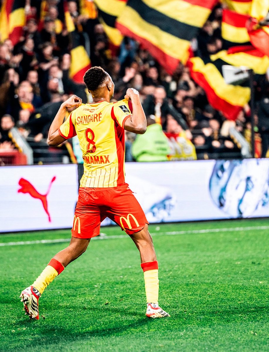 12 MANagement tweet media