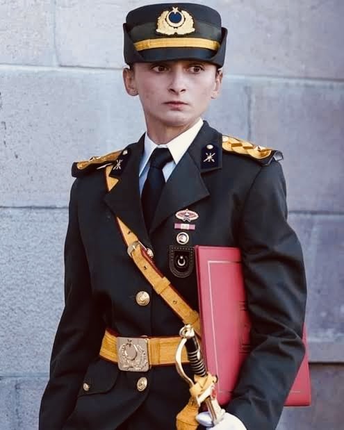 EFEKIZ Nermin Seçkin 𐰣𐰾𐰀𐰲𐰚𐰃𐰤 tweet media