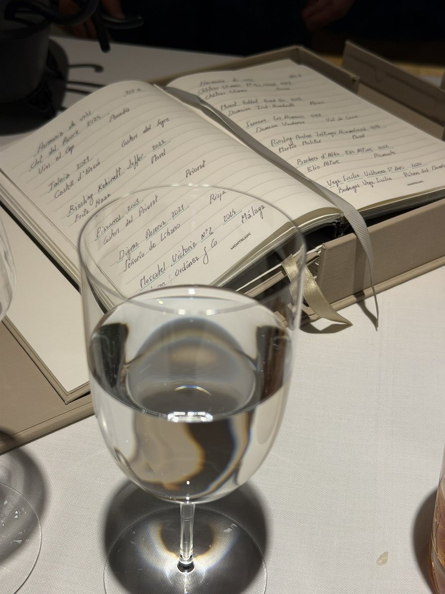 Elle Voss tweet media