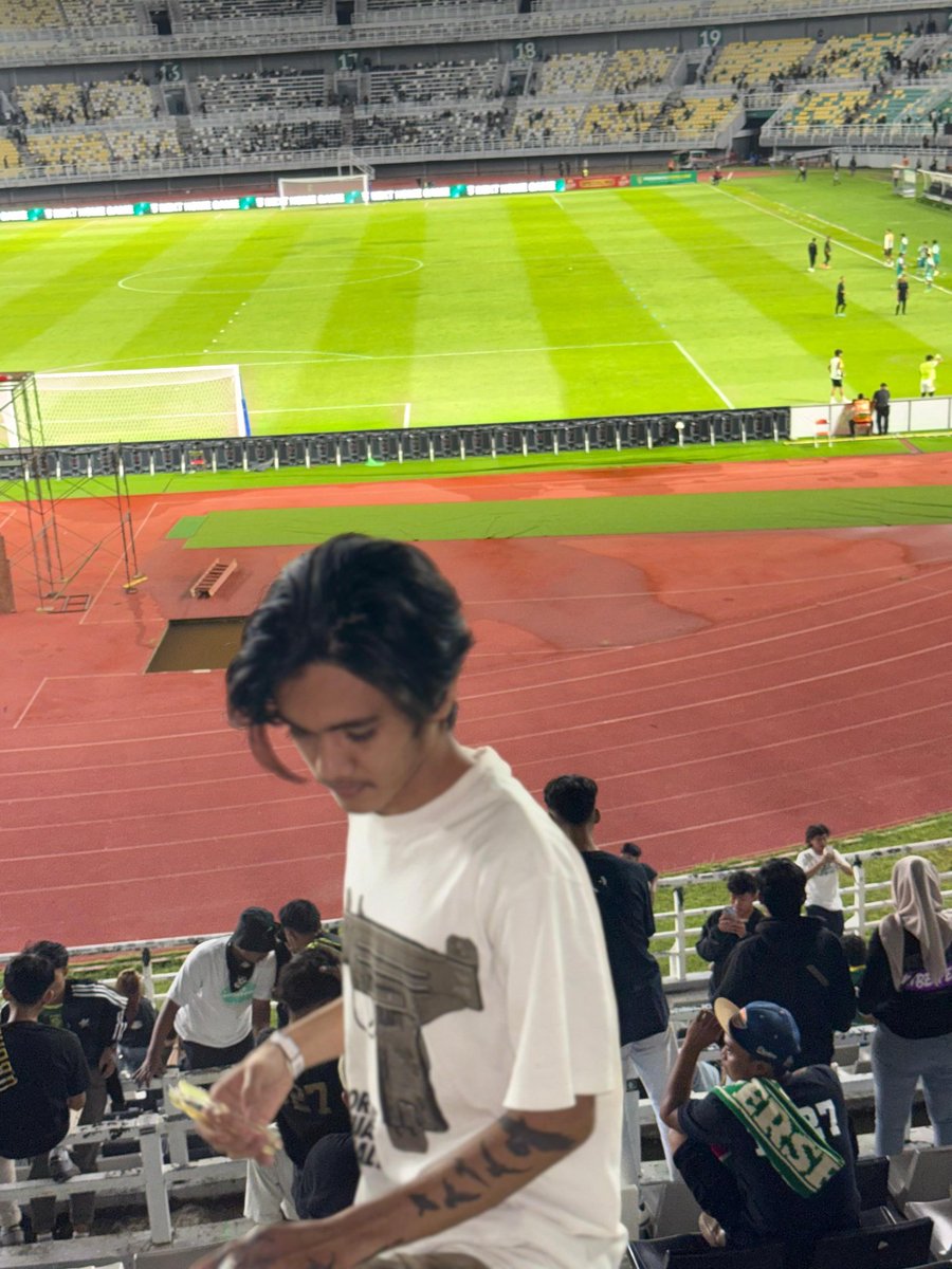 kevinnn. tweet media