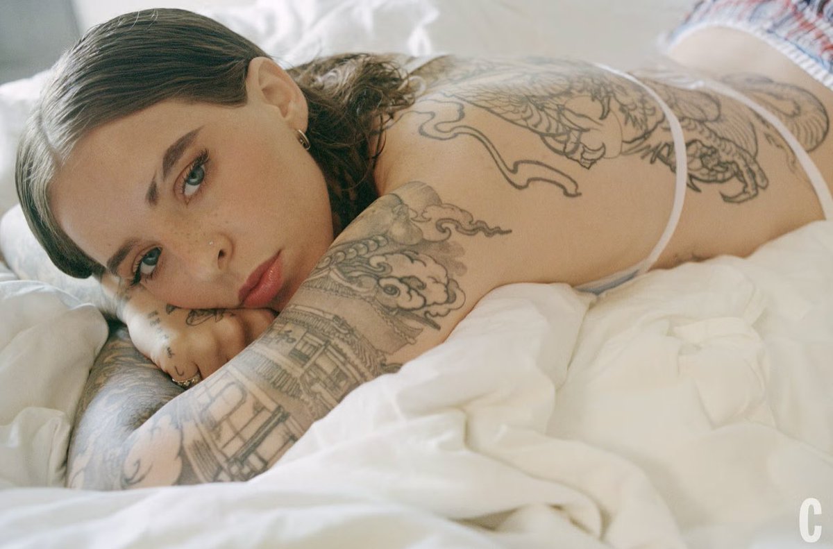 It’sjenn🖤🦂💗 tweet media