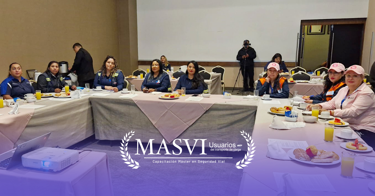 ANTPMexico's tweet photo. El día de hoy llevamos a cabo nuestra capacitación #MásterEnSeguridadVial 2026 edición #MujeresConductoras del transporte de carga. Desde la #ANTP refrendamos nuestro compromiso por impulsar y promover la inclusión y diversidad, sigamos juntos fortaleciendo las mejores prácticas en la logística y el #TransporteDeMercancías. . 🚛👩🏅
