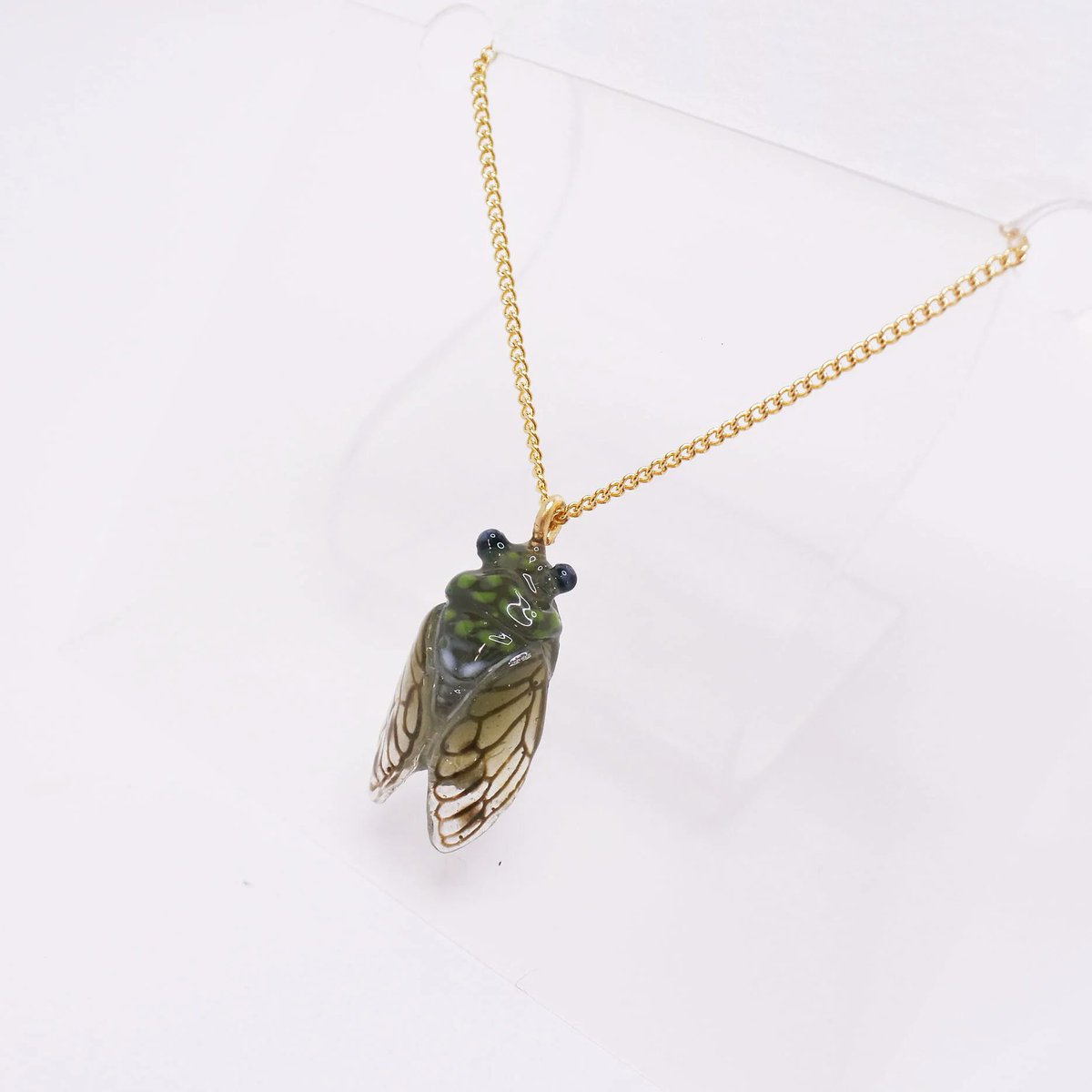 sasacojunior's tweet photo. Cicadas don’t make sound by rubbing.
Muscles vibrate special membranes called tymbals to produce their call.
Their body itself becomes the instrument. 🐞
https://t.co/QmpSTt1meU
#Cicada #Bioacoustics #ArtistOnX https://t.co/14nOlJIIwq