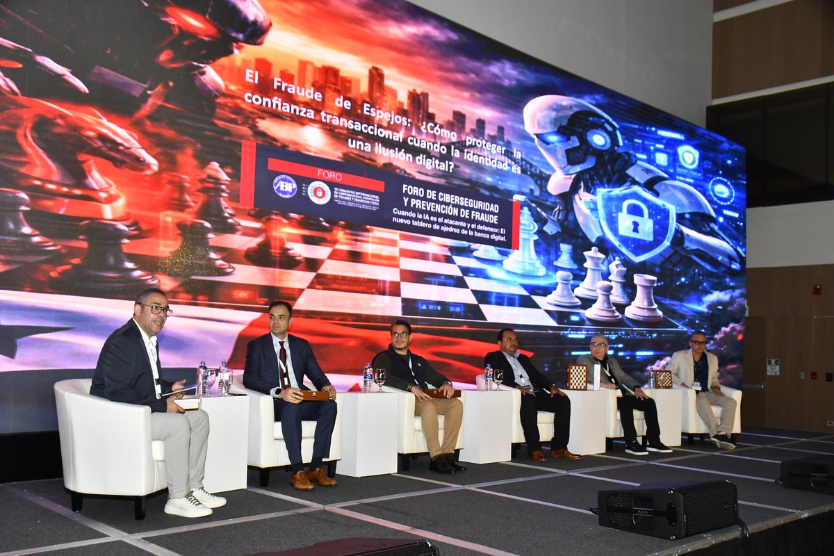 CarloSeisdedos's tweet photo. Abrir un congreso internacional no es solo dar una charla; es marcar el tono. @MagnetoINT inauguró el VI Congreso Internacional de Ciberseguridad en Panamá con “Seguridad Integral en Banca”. 
Hoy la banca compite por confianza, y se decide en la CiberInteligencia. https://t.co/qs5qT2DIiS