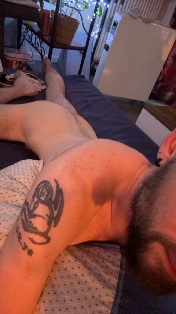 jeff10724's tweet photo. Hey
Mon petite cul et la grosse bite de mon homme @35Gay15977 https://t.co/NV5sLeISoj