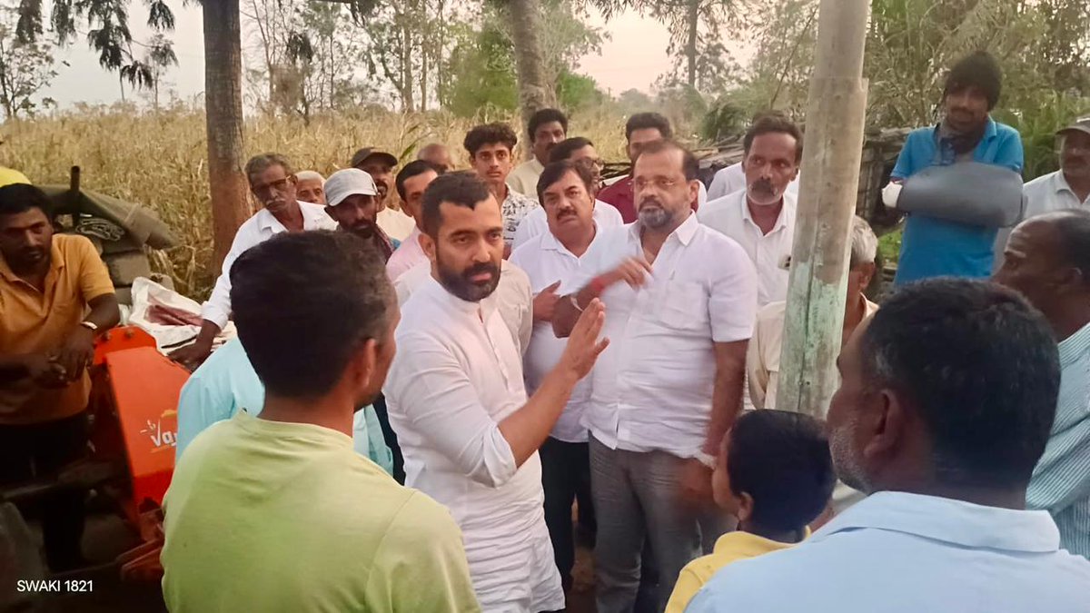 GowdaMantar's tweet image. ಕುಶಾಲನಗರ ತಾಲ್ಲೂಕಿನ ಶಿರಂಗಾಲ ಗ್ರಾಮ ಪಂಚಾಯತಿ ವ್ಯಾಪ್ತಿಯ ಚಿಕ್ಕನಾಯಕನಹೊಸಳ್ಳಿ ಗ್ರಾಮದಲ್ಲಿ ಅತಿಯಾದ ಗಾಳಿ ಮಳೆಗೆ ಮನೆಗಳಿಗೆ ಹಾನಿಯಾದ ಹಿನ್ನೆಲೆಯಲ್ಲಿ ಮನೆಗಳಿಗೆ ಭೇಟಿ ನೀಡಿ ಪರಿಶೀಲನೆ ನಡೆಸಲಾಯಿತು.

#kushalnagar #kodagu #coorg