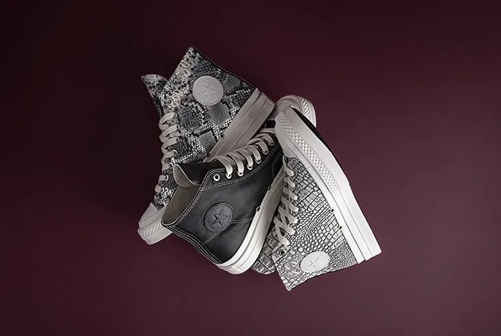 designscene's tweet image. Converse First String Chuck Taylor in Leather Textures Drops March 24 - See more here: designscene.net/2026/03/conver…

#Converse introduces a new chapter for its First String line, presenting updated executions of the #ChuckTaylor through a focused approach to material and construction.