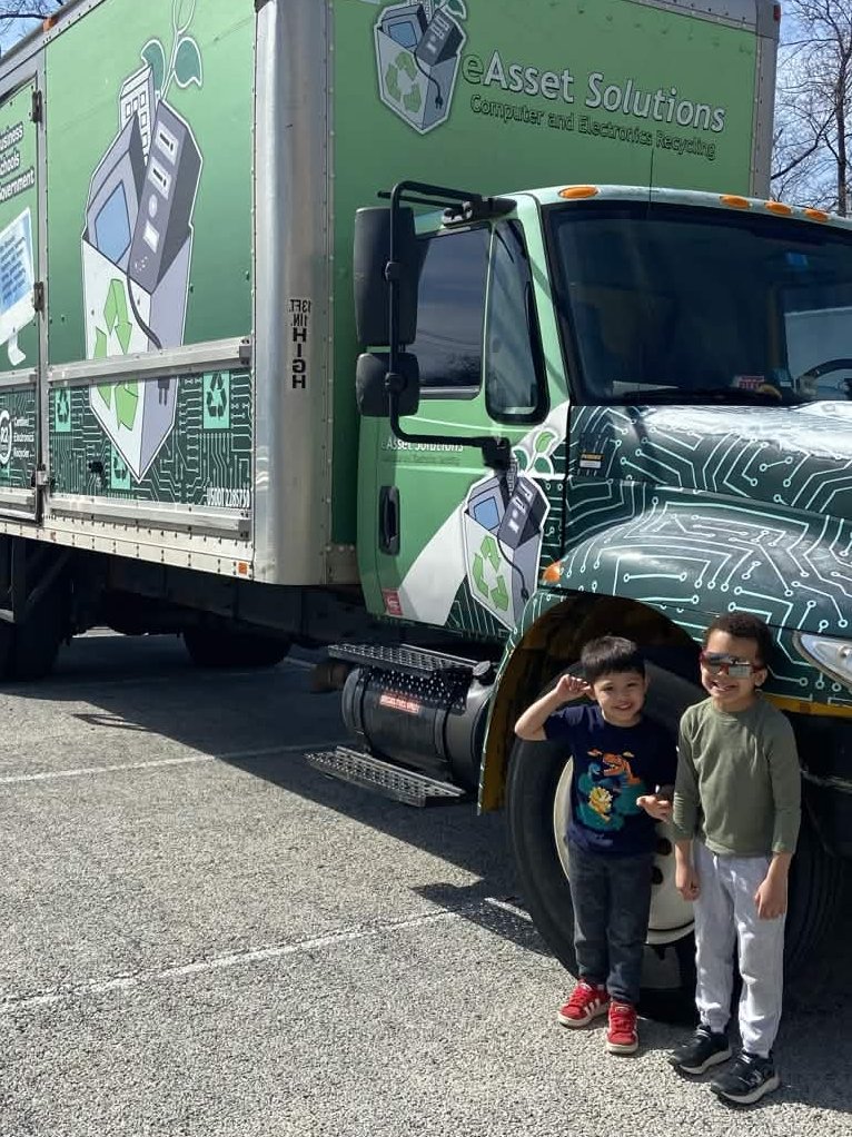 eAssetSolutions's tweet photo. eAsset is for the children🤸

#wutangisforthechildren #childrenarethefuture #reducereuserecycle #gogreen #washingtondc #maryland #virginia #dmv #circulareconomy https://t.co/3kPWOYjTiw
