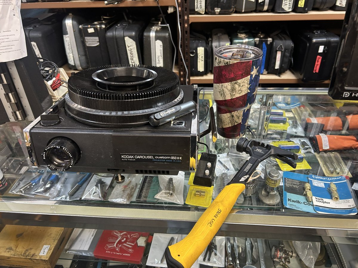 PawnShopGuitars tweet media