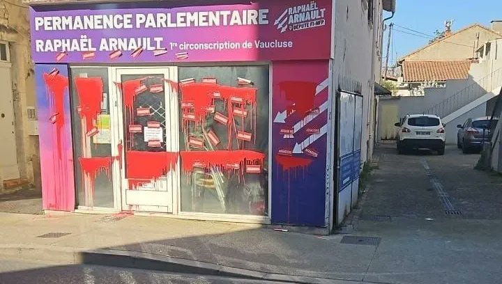 Fdesouche.com est une revue de presse tweet media