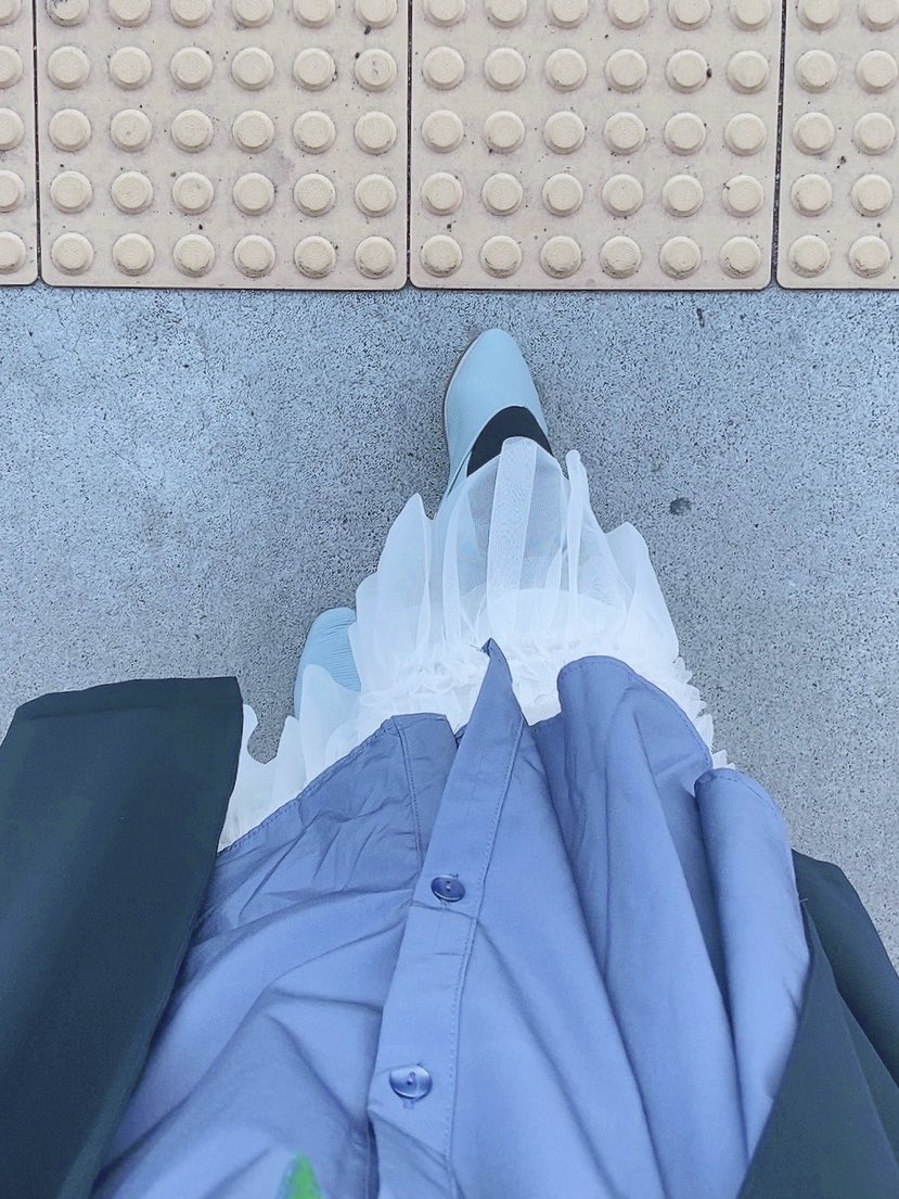 ahrnrn's tweet photo. 34歳になりました
新たな１年も軽やかに過ごしたいです
(お布団で風邪っぴきスタートを切ってしまったので、健やかさも大切にしていきたい所存) https://t.co/38aTvKoDGa