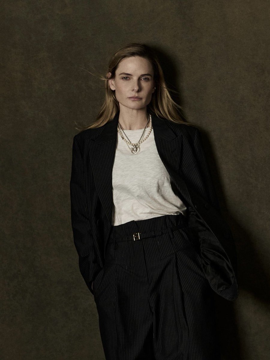 jessletoneckgrab tweet media