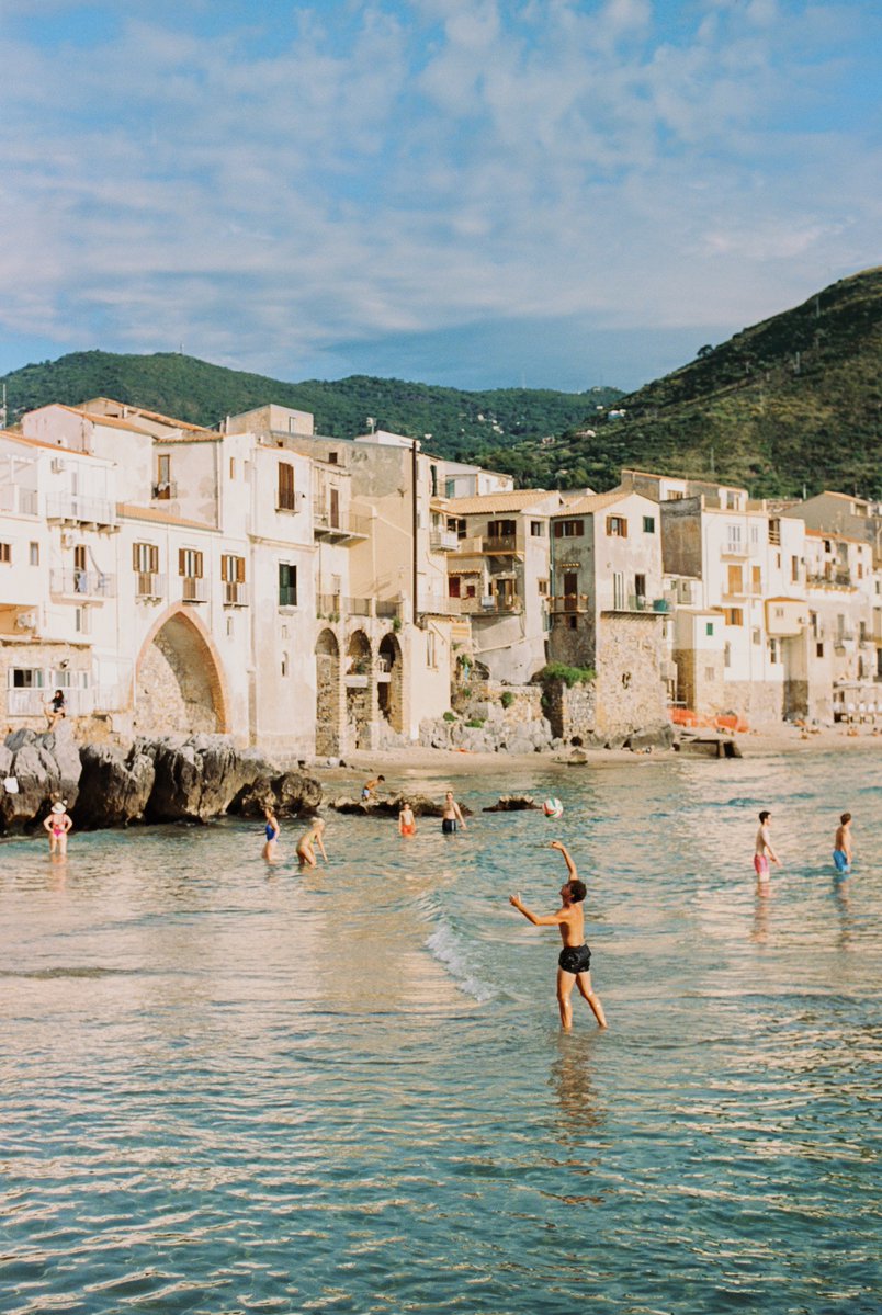 Simon Ribadeneira tweet media