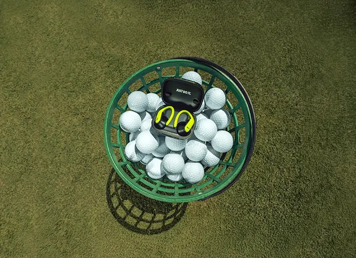 designscene's tweet image. Nike and Beats Launch Powerbeats Pro 2 with LeBron James - See more here: designscene.net/2026/03/nike-x…

#LeBronJames leads the launch of #Nike and #Beats Powerbeats Pro 2, a performance-driven release designed for training, recovery, and daily routines. The collaboration brings