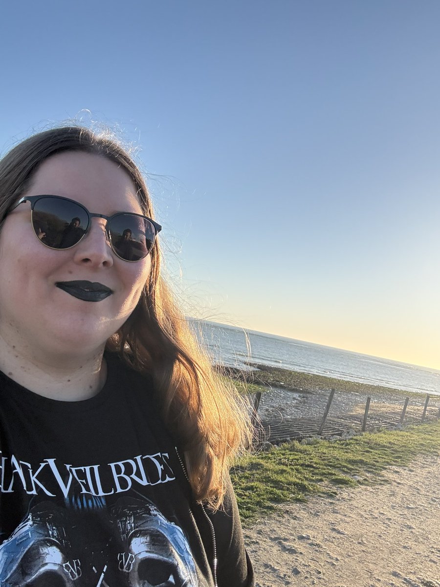 Wretched & Divine since 1997 ✨🖤 tweet media