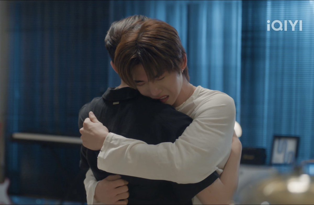 คนที่ร้องไห้ได้น่าสงสารที่สุด 

= คนที่ยิ้มง่าย สดใส ร่าเริง 

#ด้วงกับเธอEP8