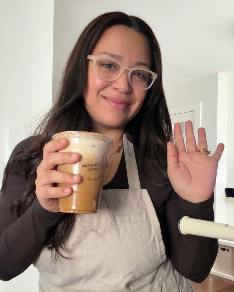 MakeStickers tweet media