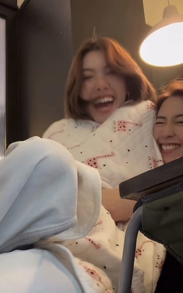 p 🐭🖤🦜 tweet media