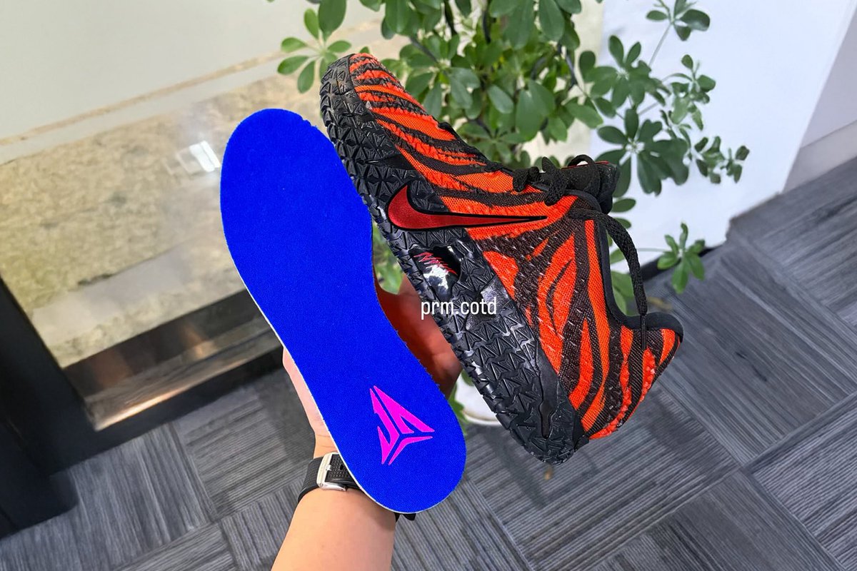 INSANE SNEAKER™ tweet media