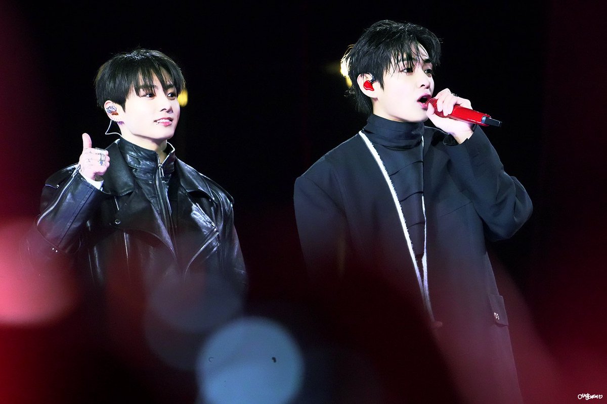 260321 아리랑 컴백 공연

Cr.@ ASOMETAETAE1230