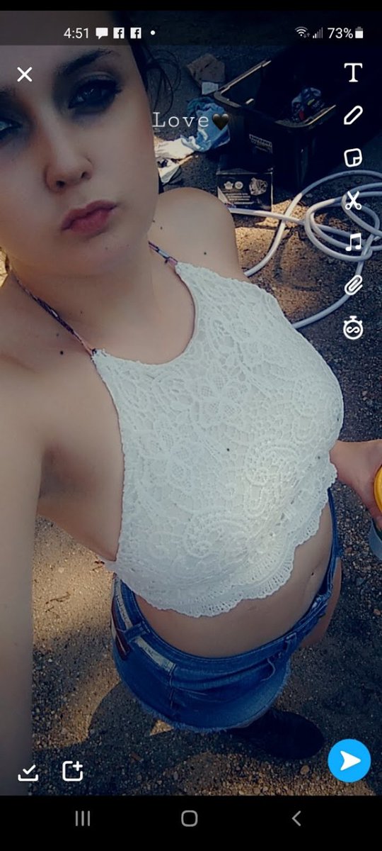 AlexusSims73451's tweet photo. If there's any older men that can stand to date a younger woman 😍 https://t.co/gDD7Fvm9Z8