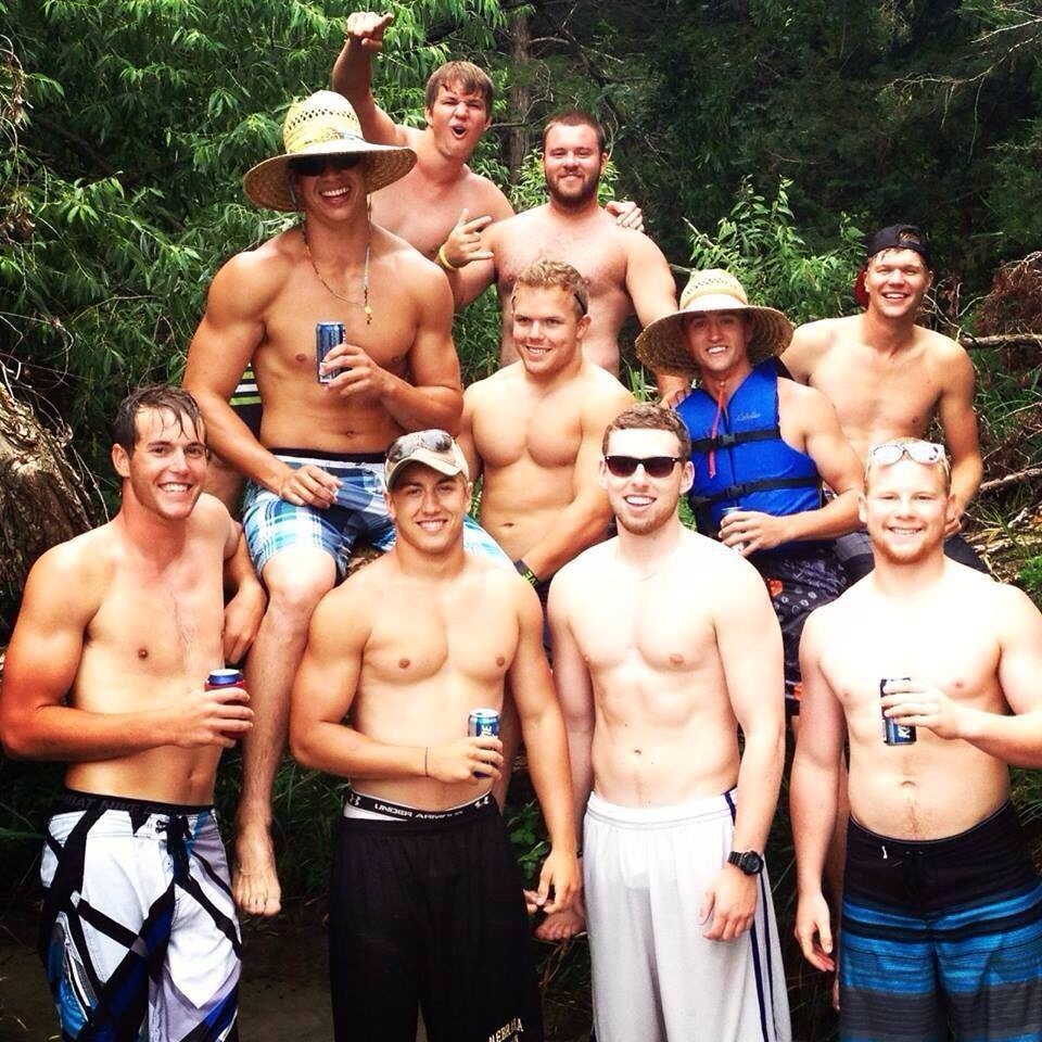 cwbybootsjake's tweet photo. Quality bro time at the lake.  Beer on board, shirts off... next will be all those shorts! https://t.co/SkGotAvHAh