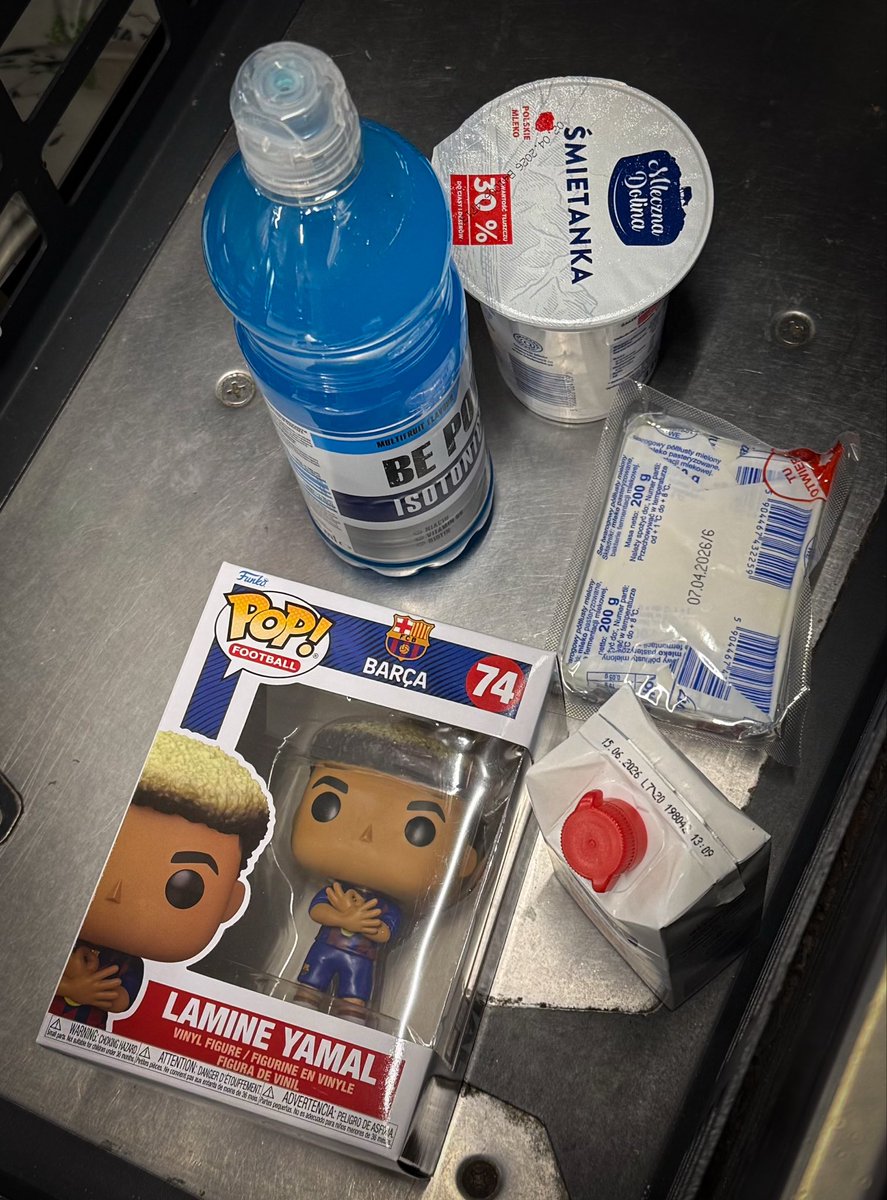 Kriisu_fw tweet media