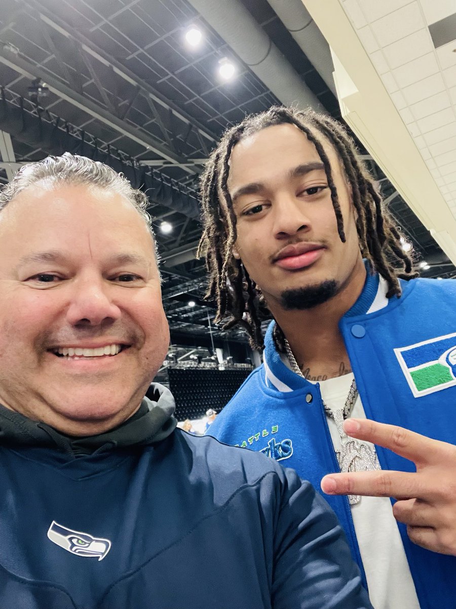 Congratulations to the “best in da world” <a href="/GeeScottSr/">Gee Scott Sr. 🎙️</a> <a href="/jaxon_smith1/">JSN</a>