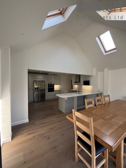 SJHCarpets's tweet image. Fitted by our Wincanton team - 46 M2 Kitchen &amp;amp; Diner in Woodpecker's Dartmouth - Truffle Oak engineered wood flooring.
Enquiries:
Contact us: sjhcarpets.co.uk/contact-us/
E: marketing@sjhcarpets.co.uk 
sjhcarpets.co.uk/flooring-optio…
 #woodflooring #engineeredwood #sustainableflooring