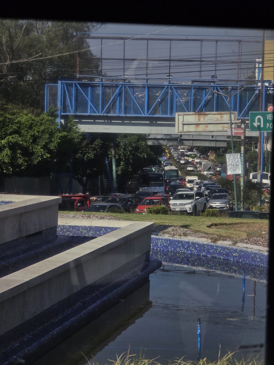 #ReporteVial

Esta mañana, se encuentra cerrado el acceso a la autopista México - Cuernavaca en el entronque de la Paloma de la Paz al norte de Cuernavaca, lo que ocasiona tráfico pesado en la zona.

Toma precauciones y utiliza vías alternas.