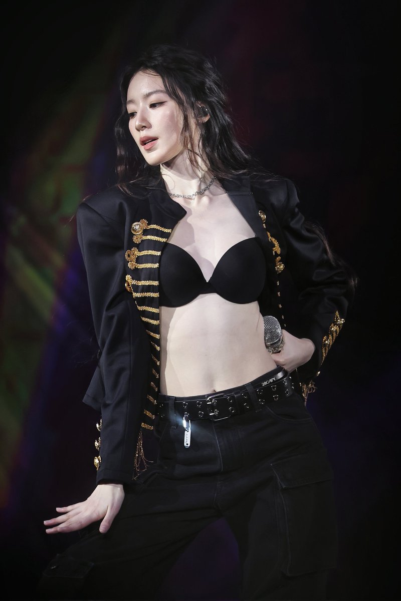 ​P. Gallery tweet media