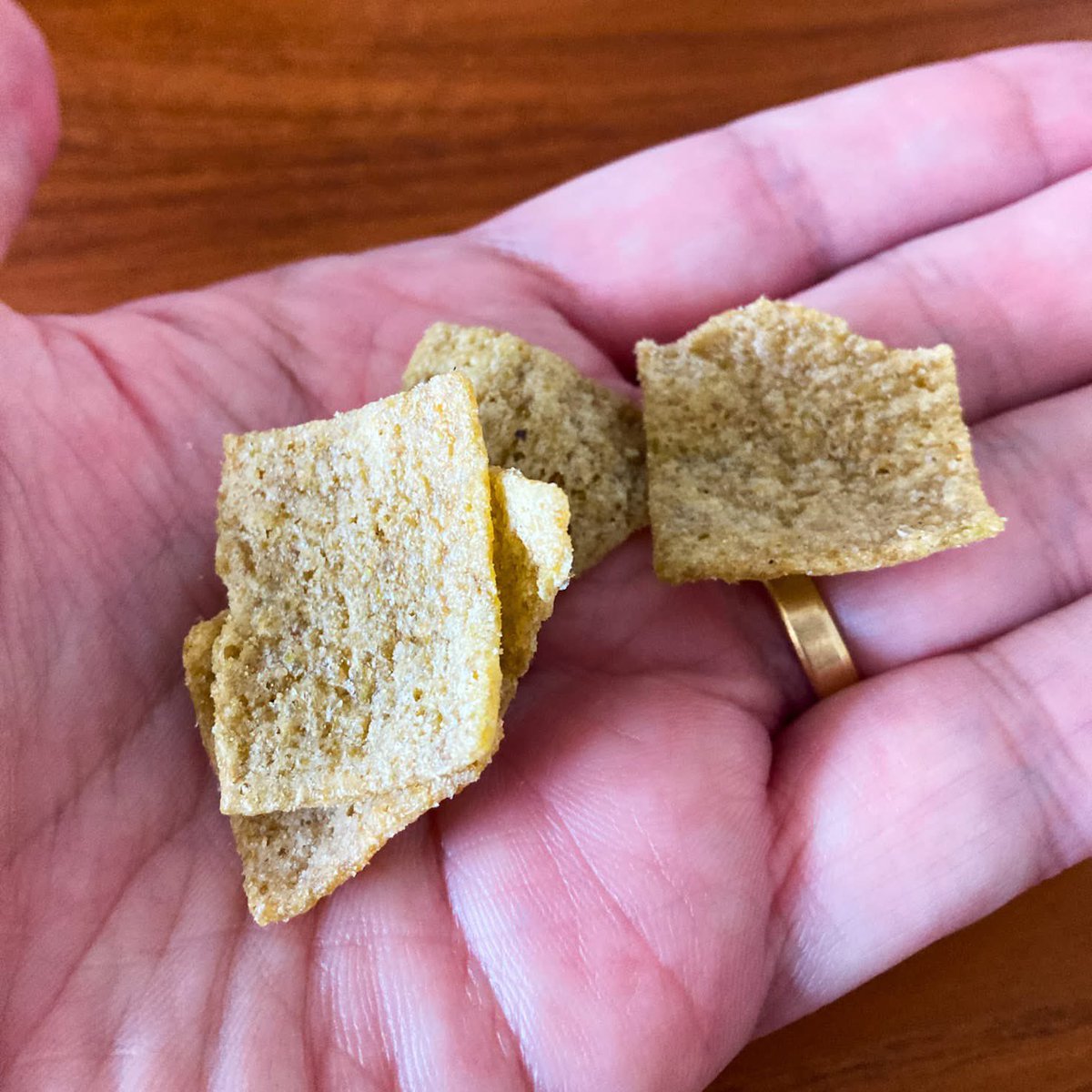 Candycritic's tweet image. This intriguing #snack looks nothing like #PotatoChips or #ChickenSkin. Check out my full #review right now at candycritic.org/chikn%20skin%2….