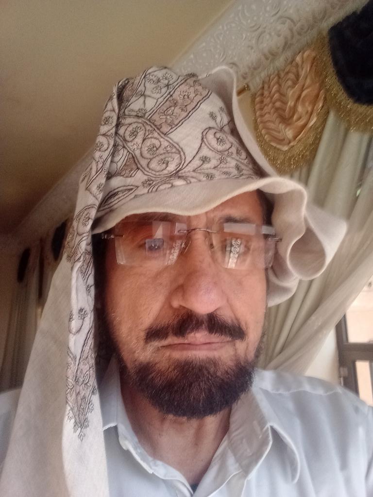 BdalmlkZaldyn's tweet photo. اقول للأصدقاء الاعزاء نهنيكم بعيد الفطر المببارك عيدكم مبا��ك وكل عام والامن الاسلاميه موحده وايضا العرب والعجم https://t.co/2JuuRZCf95