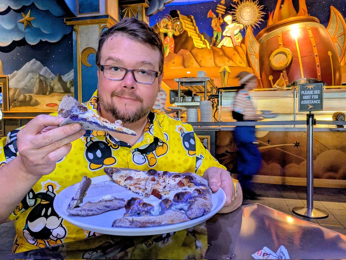 🎮🍕Retro Relic Zone🎬🎢 tweet media