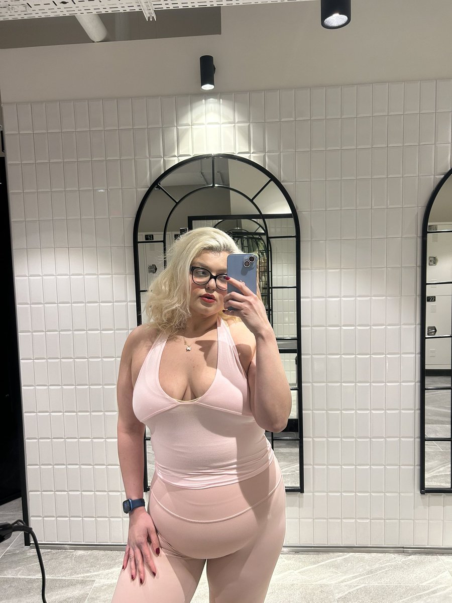 Gökçesu ♡ tweet media