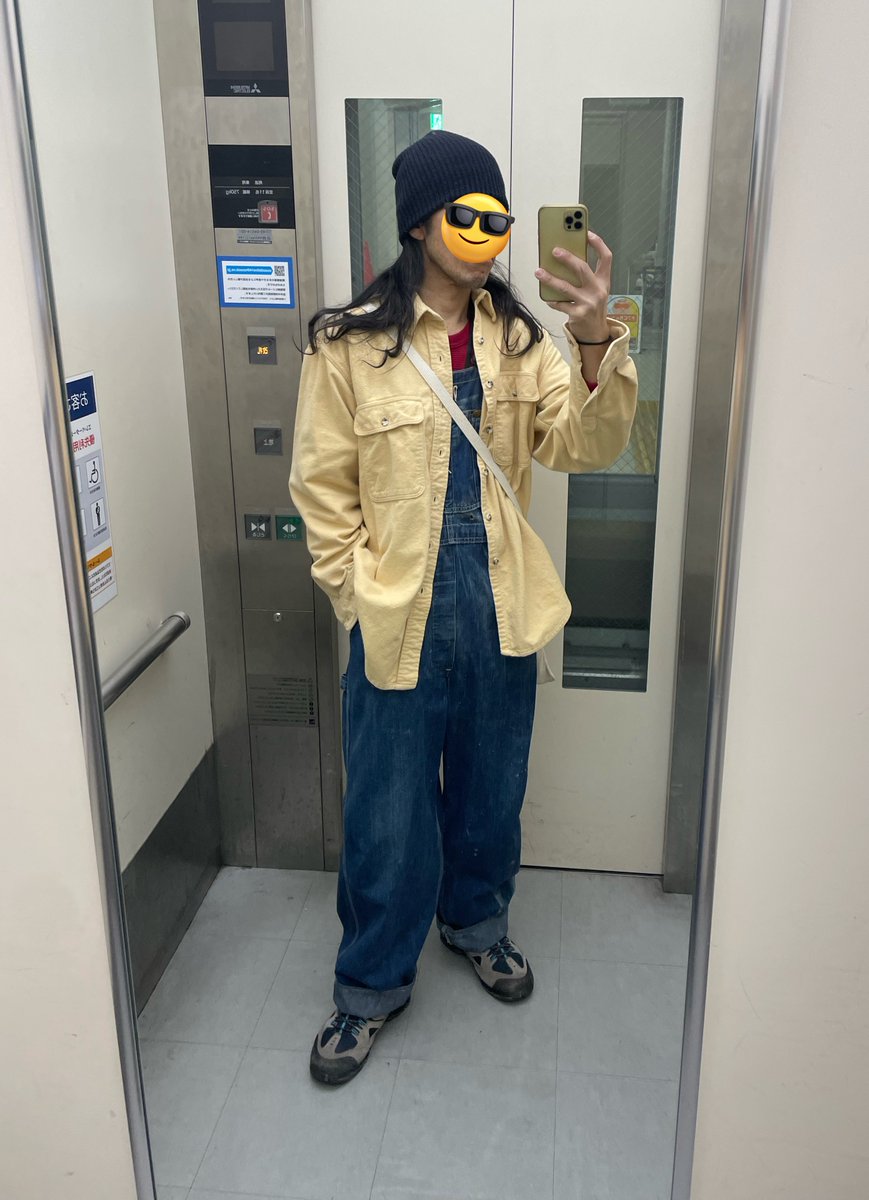 TVegluHFDKvHUkw's tweet image. 久しぶりにオーバーオール着て今日のコーデ

↓↓チャッピーに書いてもらったよ↓↓

シャモアクロスの柔らかい質感と、ゆるめのオーバーオール。
気張らず着れるけど、ちゃんと雰囲気は出るやつ。

#古着 #アメカジ #70s #Lee #80s  #ワークスタイル #オーバーオール #ヴィンテージ #シンプルコーデ
