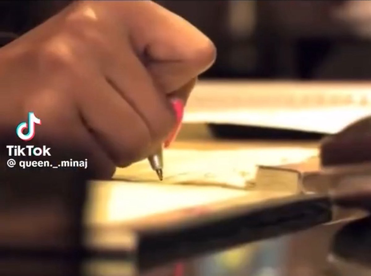 ✨👑𝑪𝒉𝒂𝒓𝒎𝒊𝒏𝒈👑✨ tweet media