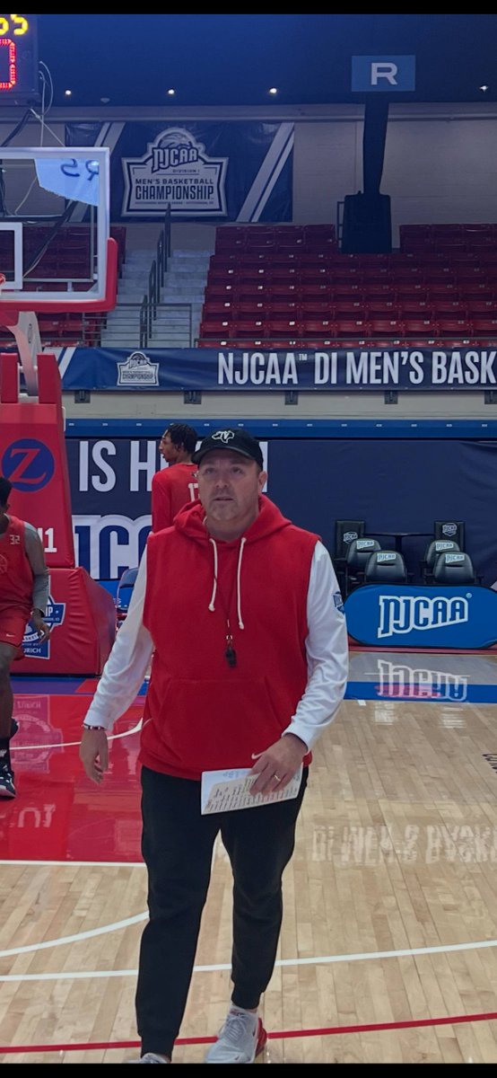TVCCsports's tweet photo. MEANWHILE IN HUTCH -- The Cardinals got some time on the floor at Hutchinson Sports Arena this morning. They play Monroe today at 5:30 in the national tournament. https://t.co/o2SaP5v2IA