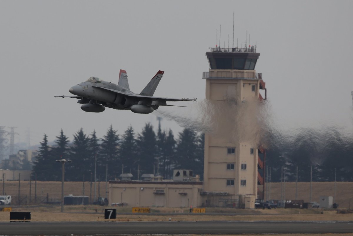 トモハナ tweet media