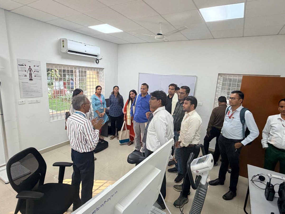 ICMRNIN's tweet photo. A vibrant media interaction at our Institute.
@PIB_India delegation from @DHRGoI met Director @BKulkarni_nin &amp; scientists, explored nutrition research for #publichealth &amp; realising Hon’ble PM @narendramodi’s vision of #ViksitBharat thru better nutrition
@ICMRDELHI @MoHFW_INDIA https://t.co/x3k2jpt3KM