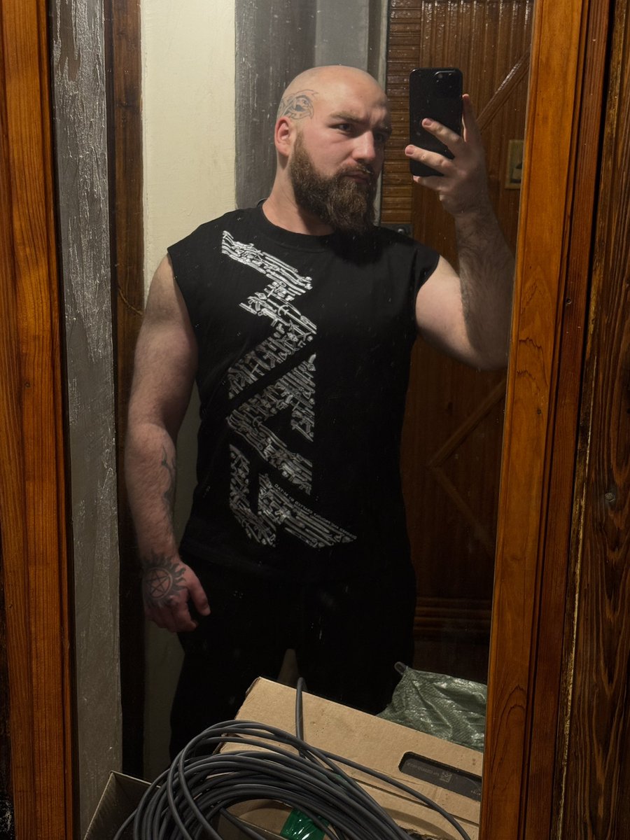 Nick або Микита tweet media