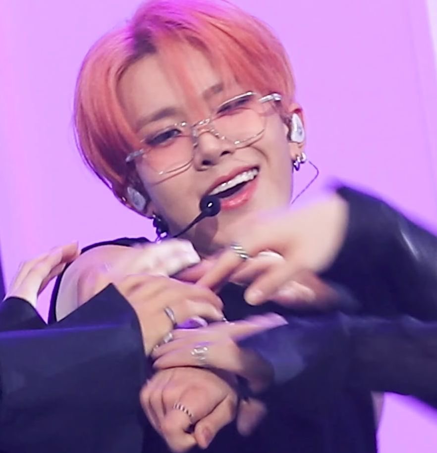 허브 (@hxrb1o) on Twitter photo 