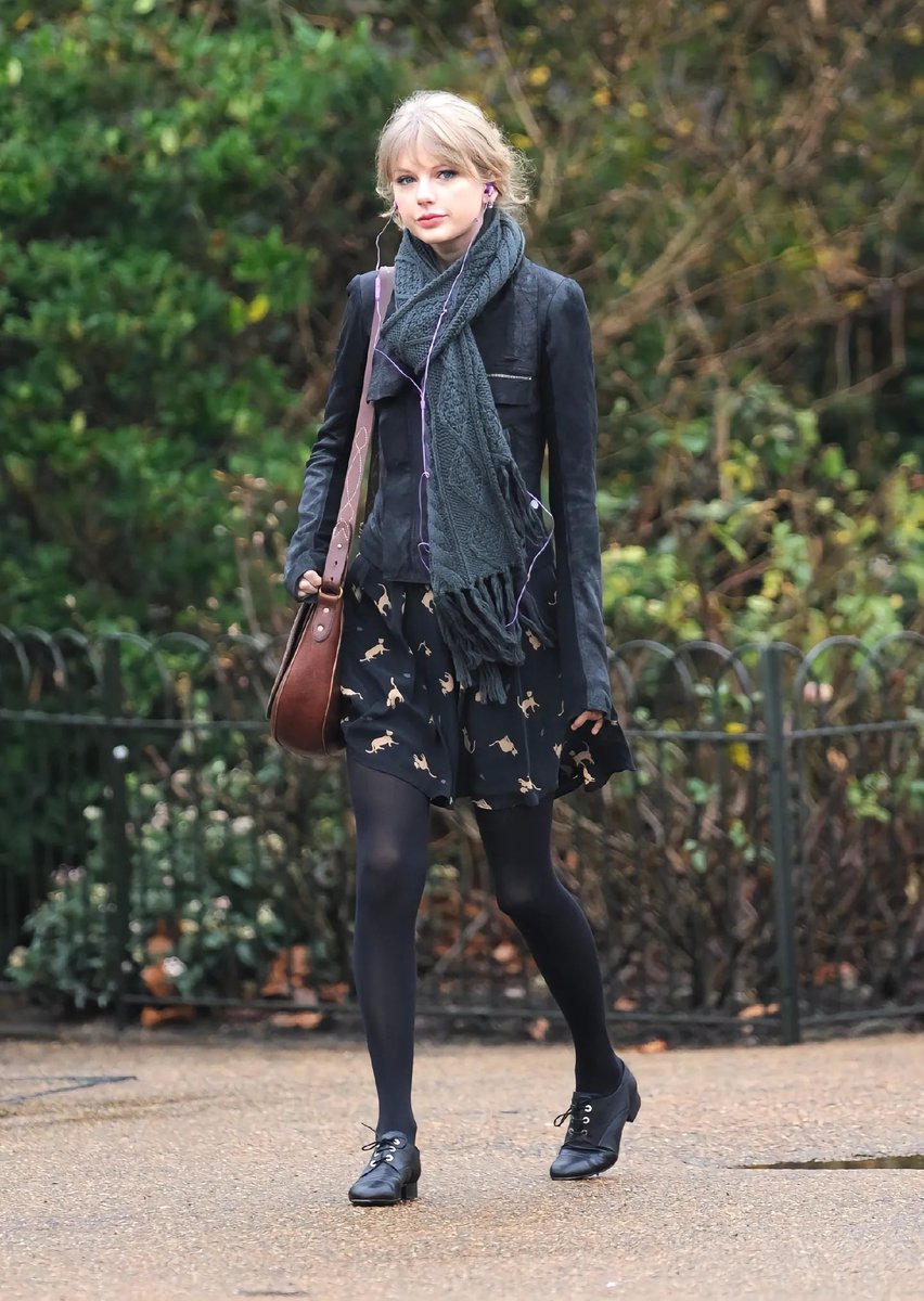 泰勒斯威夫特  taylorswift 玩乡村时期的霉霉，比现在顺眼多了。 https://t.co/9DxxvOXf0v