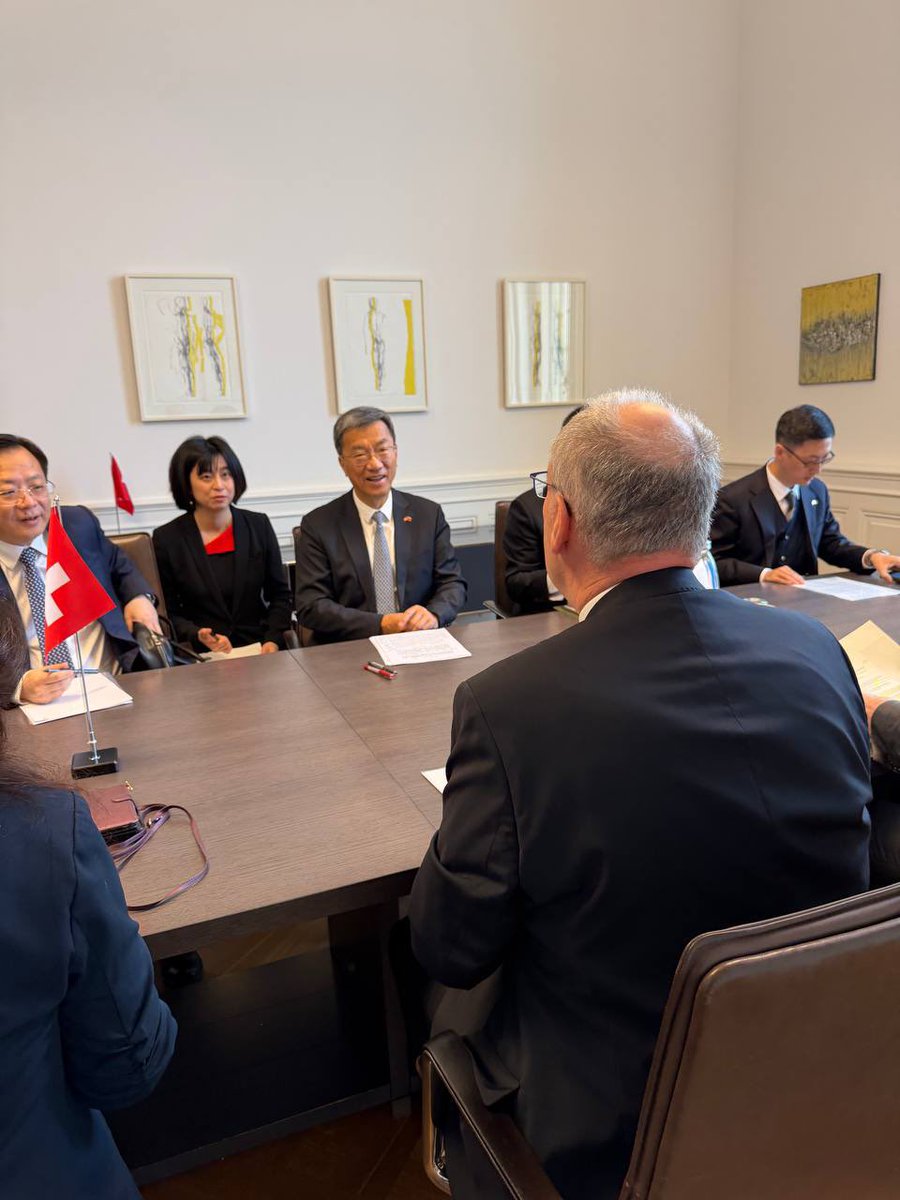 Guy Parmelin tweet media