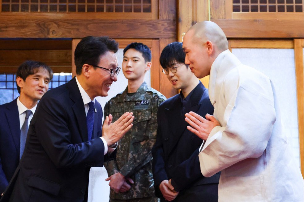 DOYOUNG Indonesia ໒꒱ tweet media