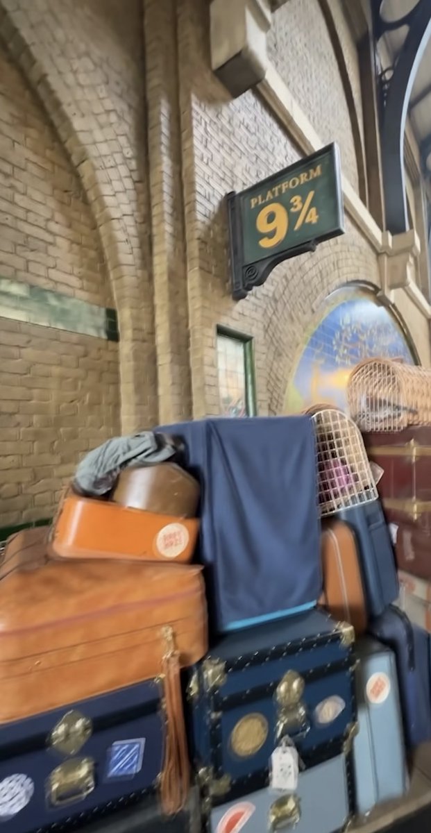 Wizarding World Direct tweet media