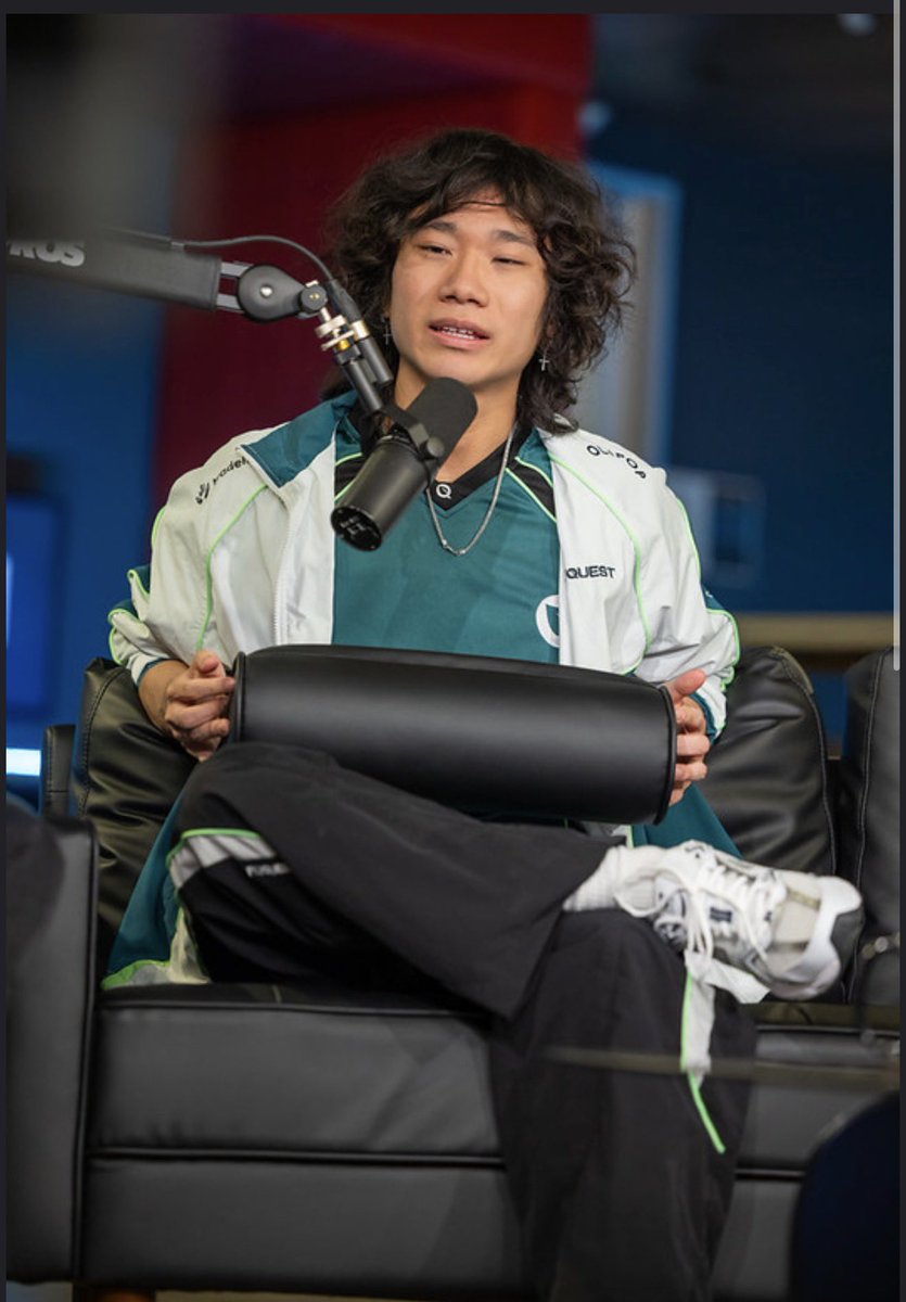 FLY Gryffinn tweet media