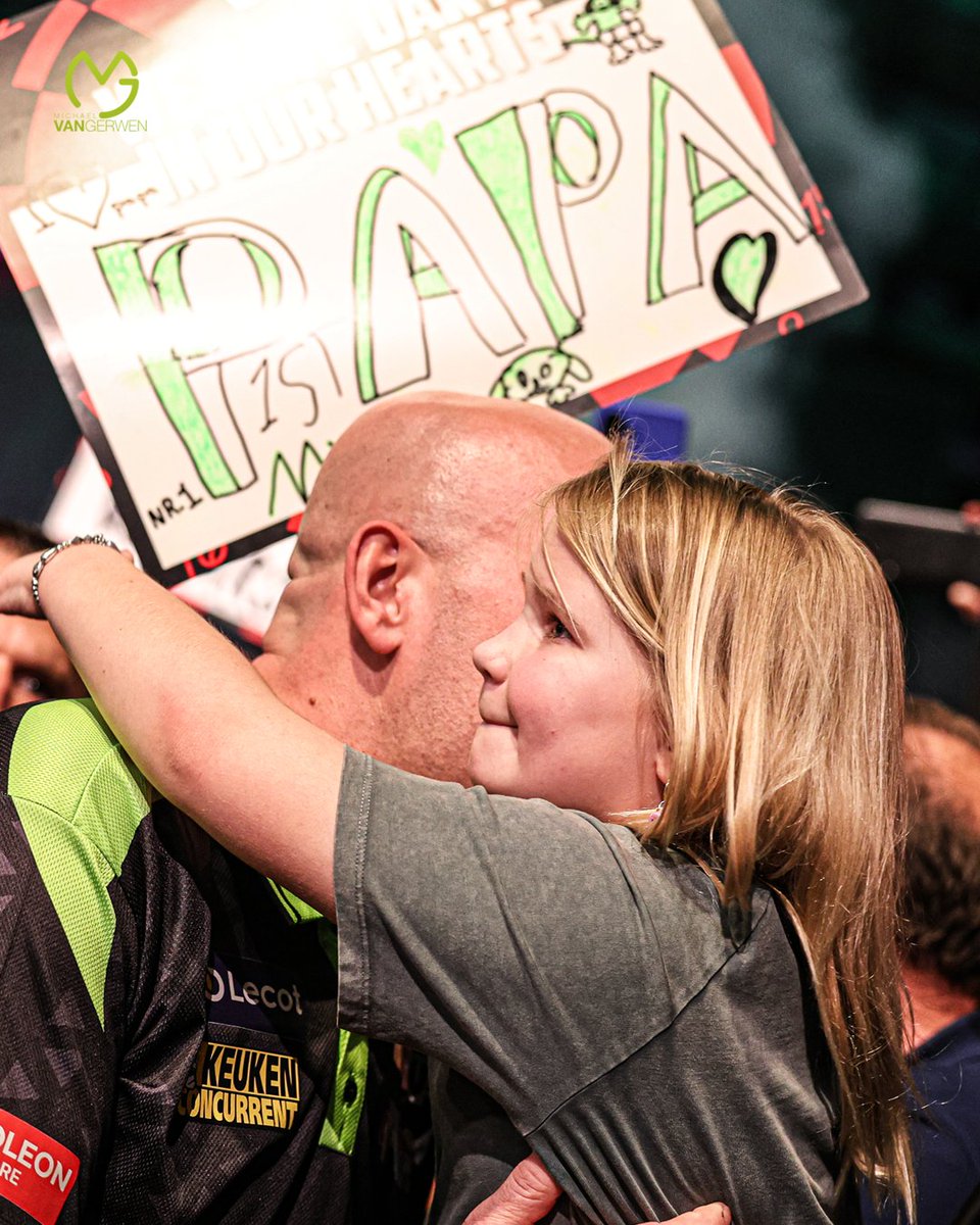 Michael Van Gerwen tweet media